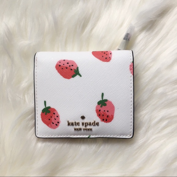 kate spade Handbags - NWT 🍓 Kate Spade Cove Street strawberry serenade